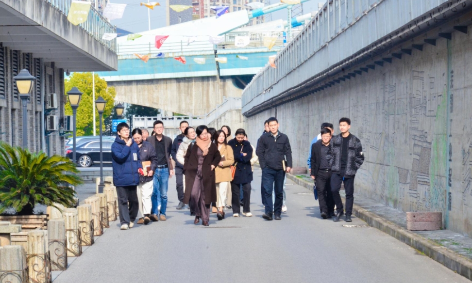 “走進(jìn)園區(qū)，共享未來”鏡湖區(qū)高層次人才服務(wù)企業(yè)雙向促進(jìn)對(duì)接交流活動(dòng)在園舉辦